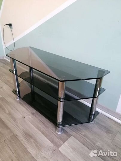 Стеклянная тумба под тв