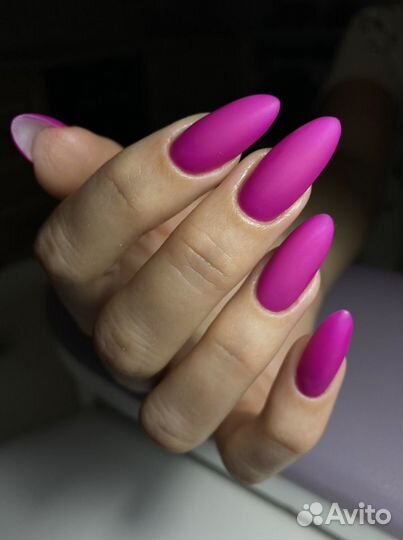 Маникюр с покрытием лаком