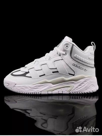 Кроссовки Adidas