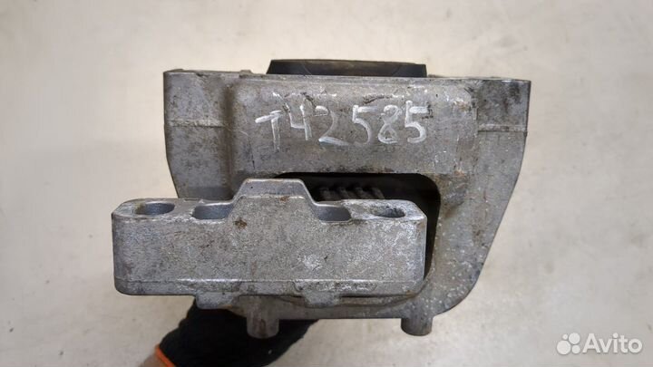 Подушка крепления двигателя Volkswagen Passat 8 2015, 2018