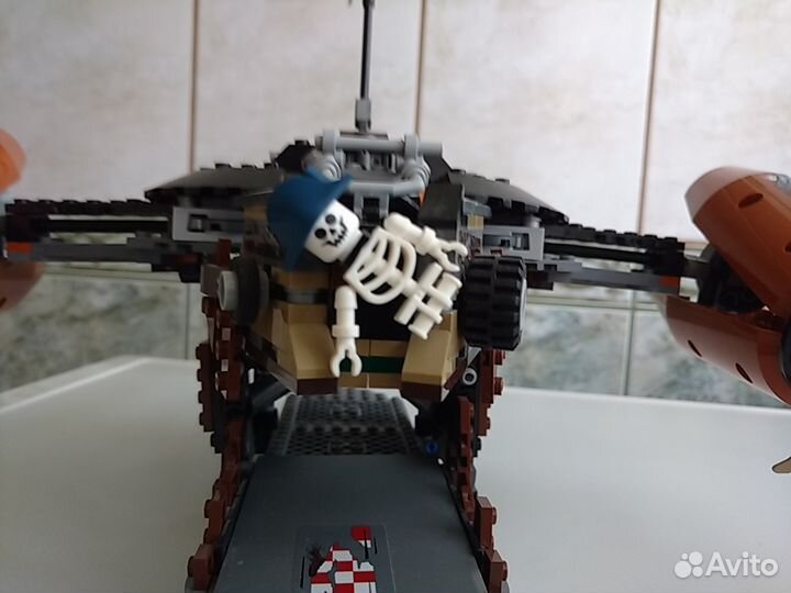 Пиратский воздушный корабль Lego