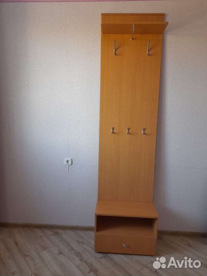 Вешалка в прихожую