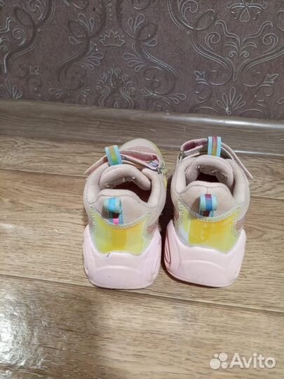 Кроссовки для девочки 30 размер