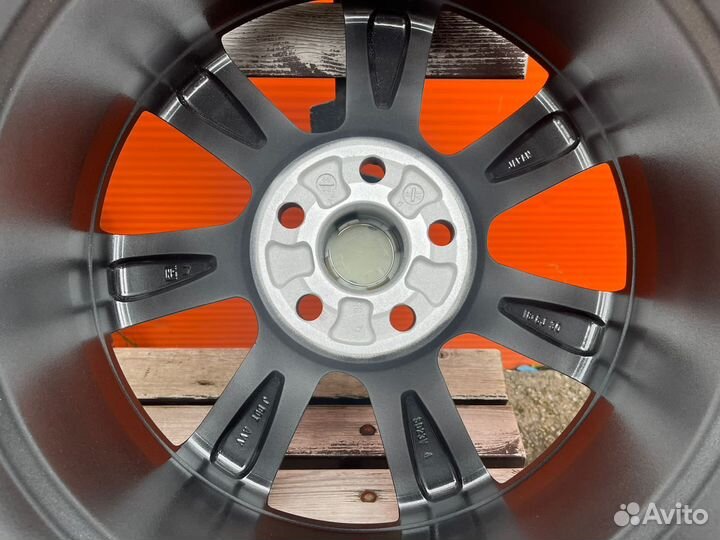 Оригинальные диски R18 от Lexus RX