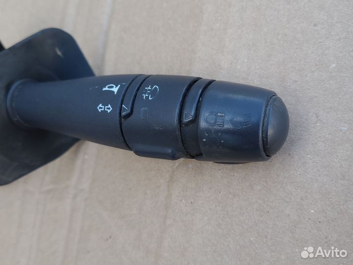 Подрулевой переключатель света Renault Logan 1