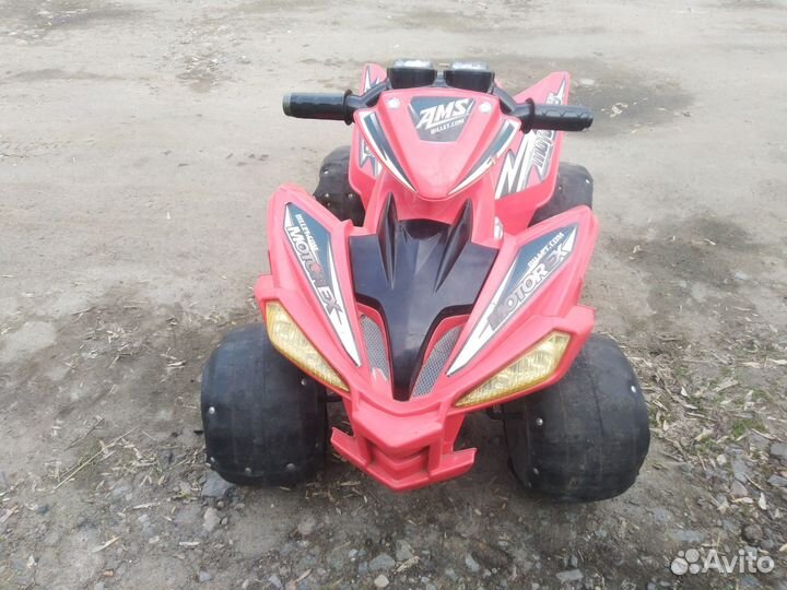 Детский квадроцикл на аккумуляторе