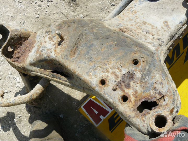 Подрамник передний для Nissan Almera N16