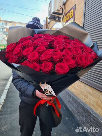 Букет высоких красных роз 90 см эквадор