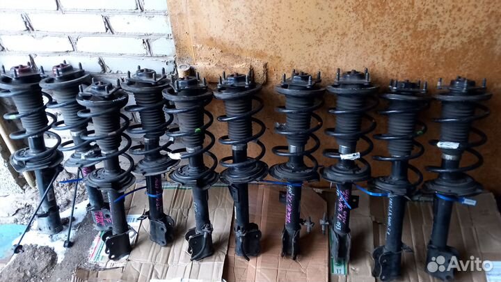 Escape Maverick передние амортизационные стойки