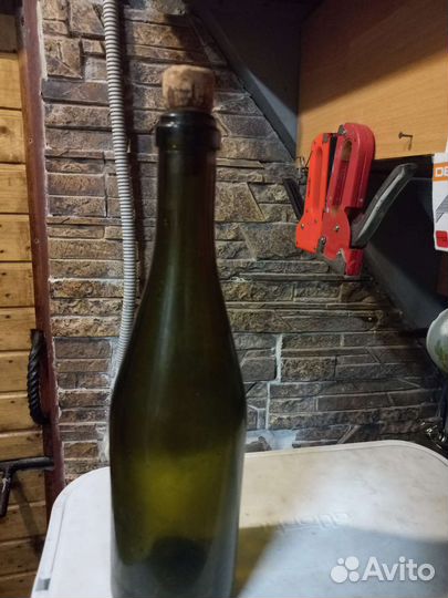 Бутылка с пробкой