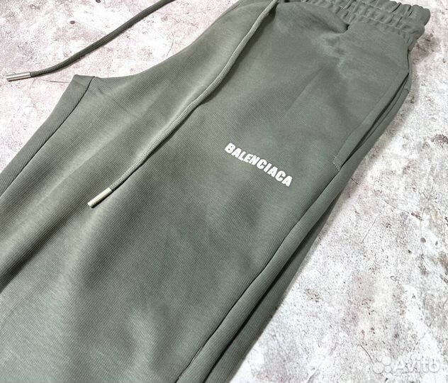 Спортивные костюмы Balenciaga