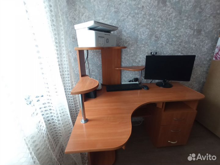 Компьютерный стол