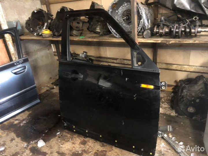 Дверь передняя правая Land Rover Discovery