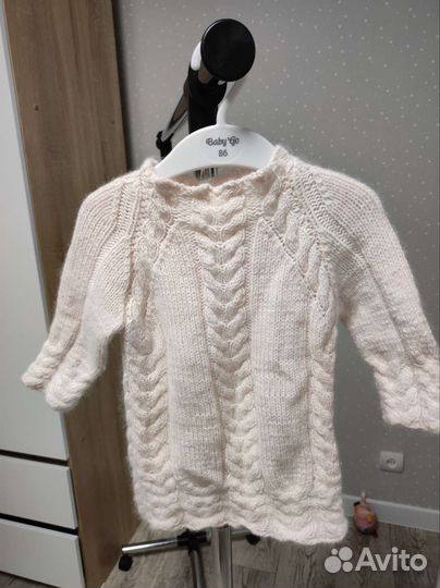 Вязаная кофта на девочку