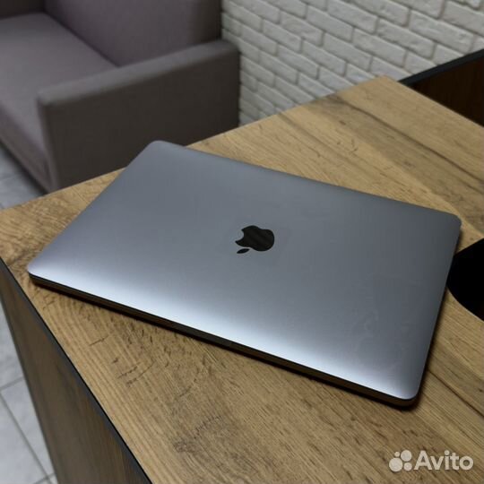 Apple MacBook Pro i7 16GB