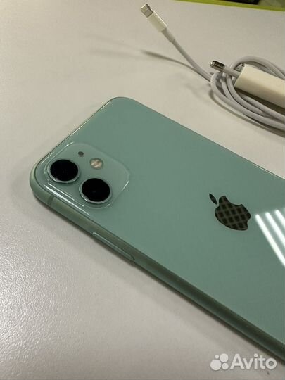 iPhone 11, 64 ГБ