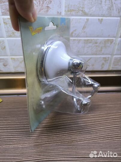 Аксессуары для ванной и туалета