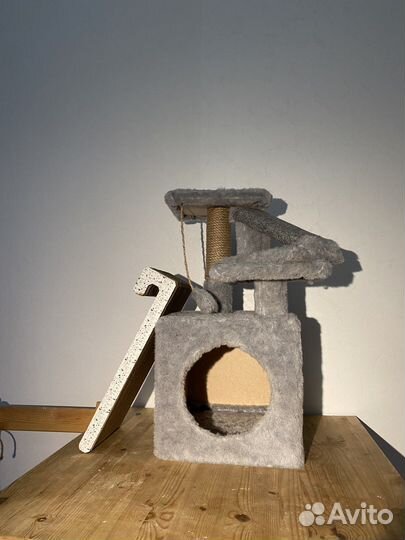 Домик для кошки с когтеточкой бу
