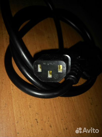 Сетевой кабель для компьютера или монитора
