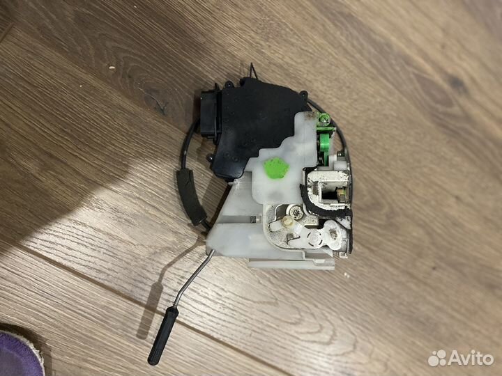 Замок двери Honda Accord 7