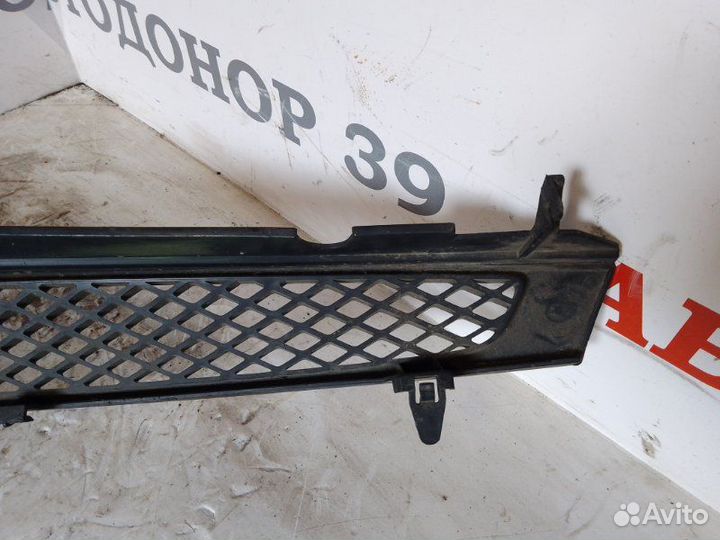 Решетка радиатора Ford Fiesta 2003