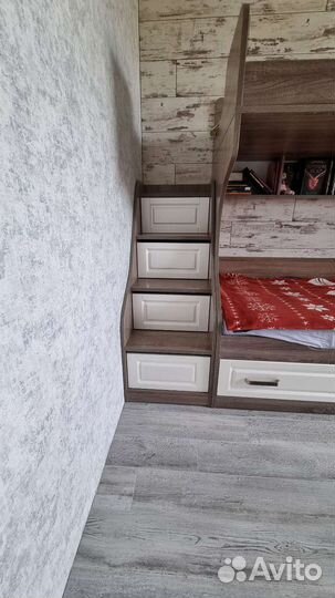 Двухъярусная кровать