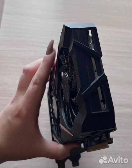 Видеокарта gigabyte radeon rx 560 4GB