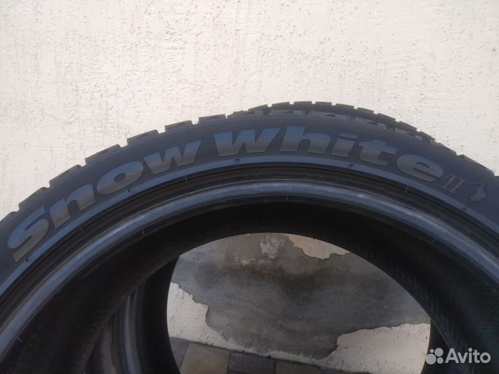 Tri Ace Snow White II 255/40 R20 101H