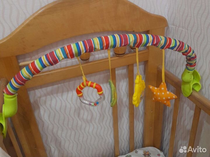 Дуга с игрушками