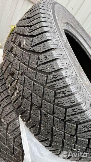 Continental ContiVikingContact 7 235/65 R17