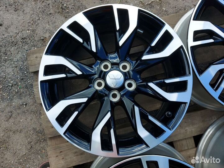 Mitsubishi Outlander 2021 Ориг Датчики R18 5x114.3