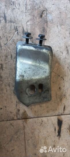 Кронштейн двигателя Navara D40