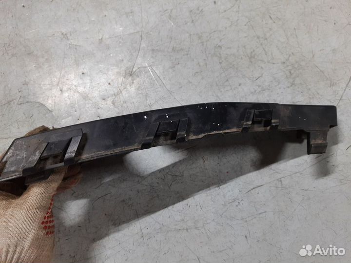 Левый кронштейн переднего бампера Форд Фокус 2