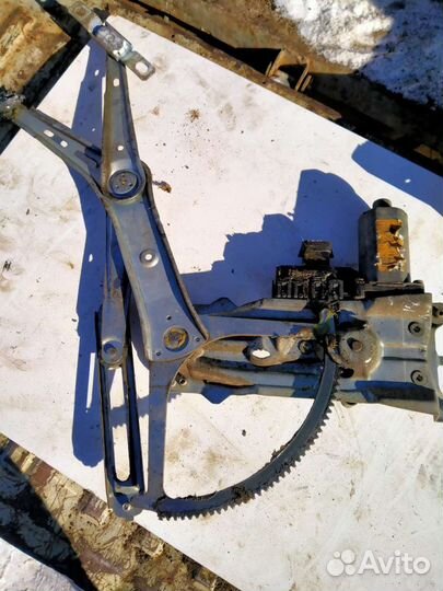 Стеклоподъемник перед. лев. Опель астраG. купе