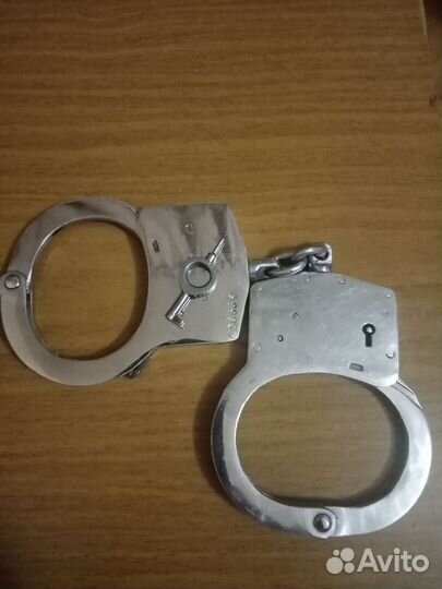 Полицейские наручники