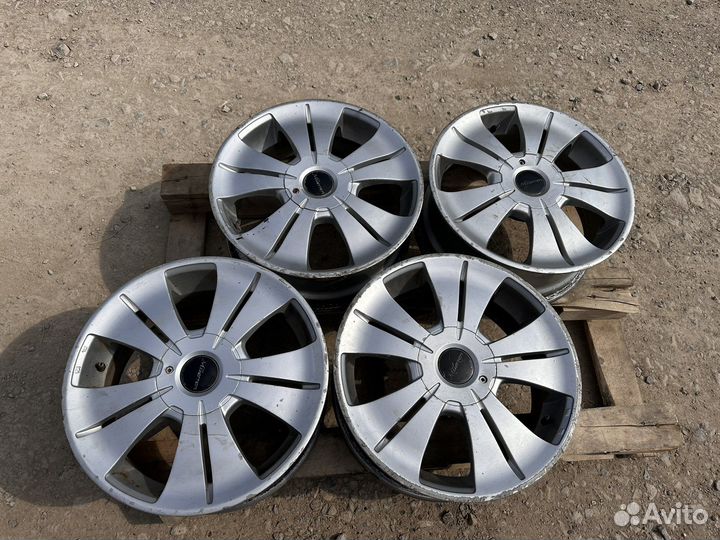 Литые диски R17 4*100;4*114.3 на ваз