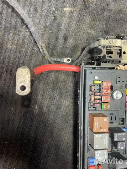 Блок предохранителей Opel Astra P10