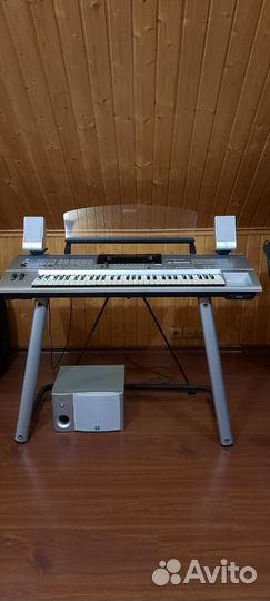 Синтезатор Yamaha Tyros 1