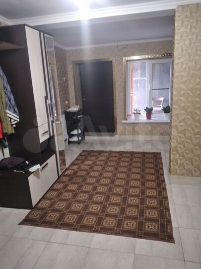 3-к. квартира, 90 м², 1/3 эт.
