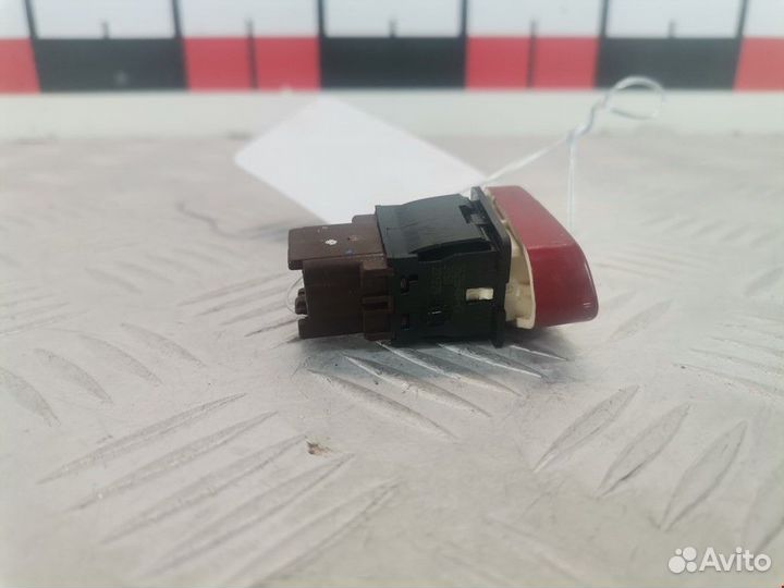 Кнопка аварийной сигнализации Peugeot 607 2002