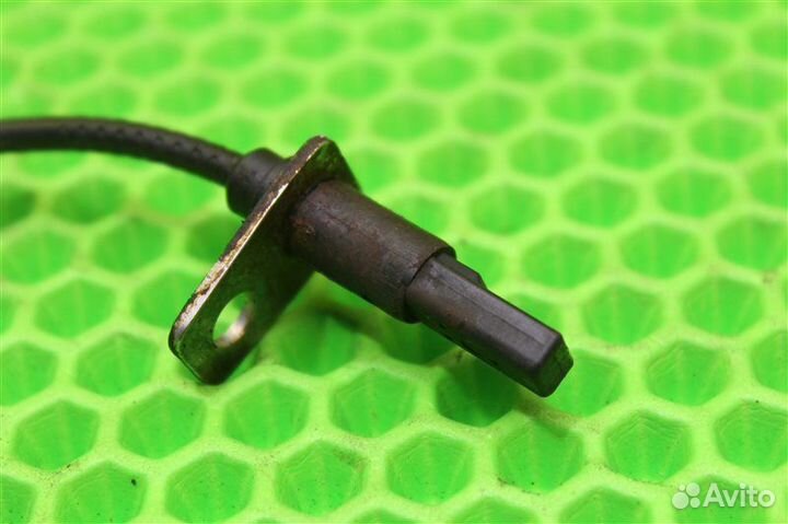 Датчик abs передний правый Suzuki Grand Vitara