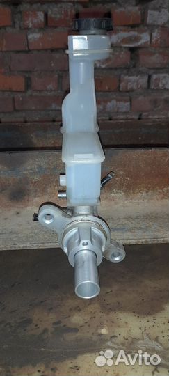 Главный тормозной цилиндр Ниссан Кашкай j10