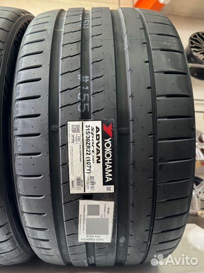 Yokohama Advan Sport V107 275/35 R22 и 315/30 R22 107Y
