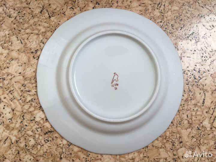 Тарелки Чашки