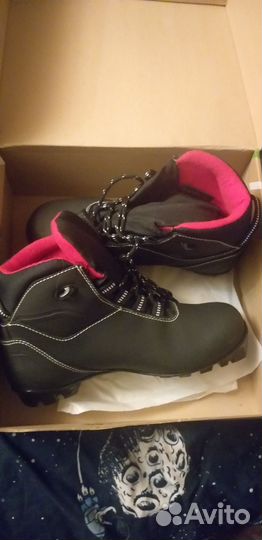 Лыжные ботинки