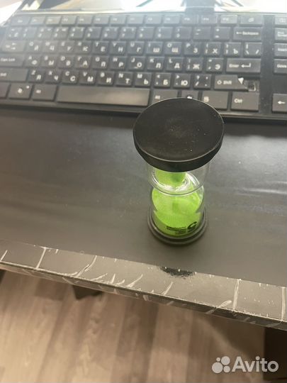 Песочные часы с зеленым песком из Афин