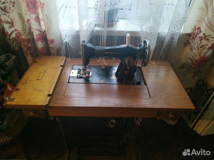 Швейная машина подольская