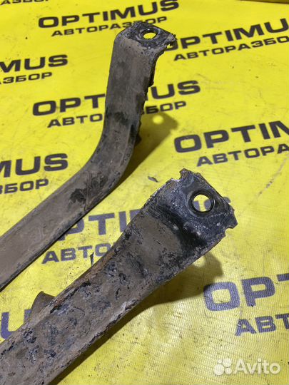 Крепления бензобака Opel Astra H