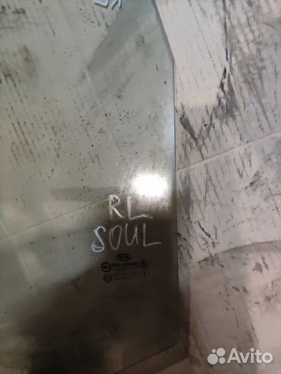 Заднее левое стекло Kia Soul 1