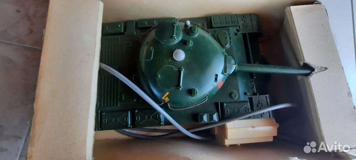 Игрушка из СССР Танк Panzer Т62 на пульте, гдр